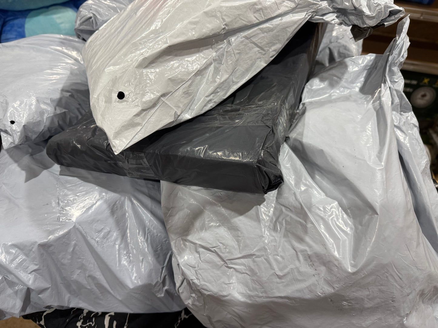 Secret Pakete 10 St. für 140€